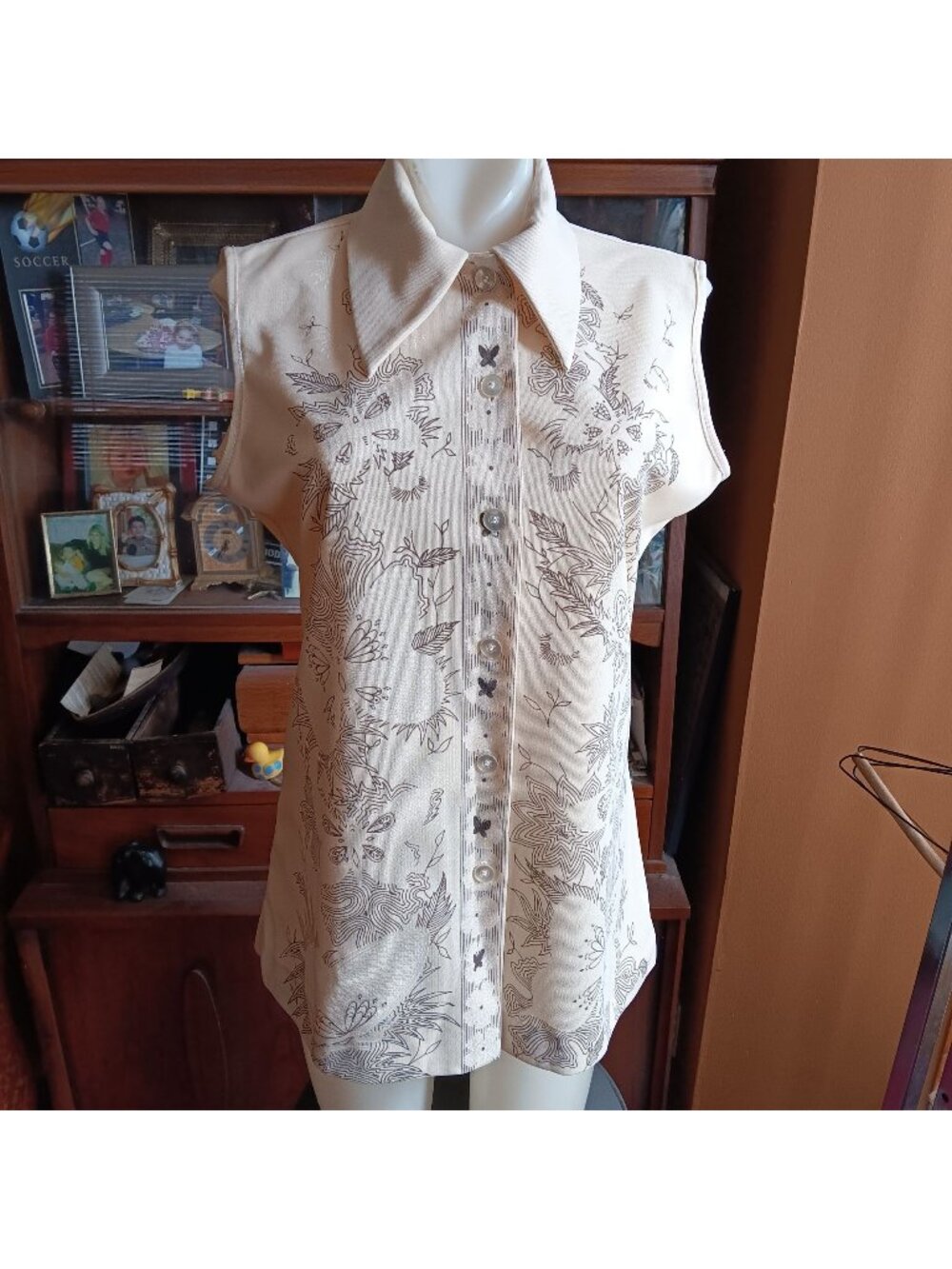 True Vintage Butterfly Large Sleeveless Top Polyester Boho Sleeveless 1970's